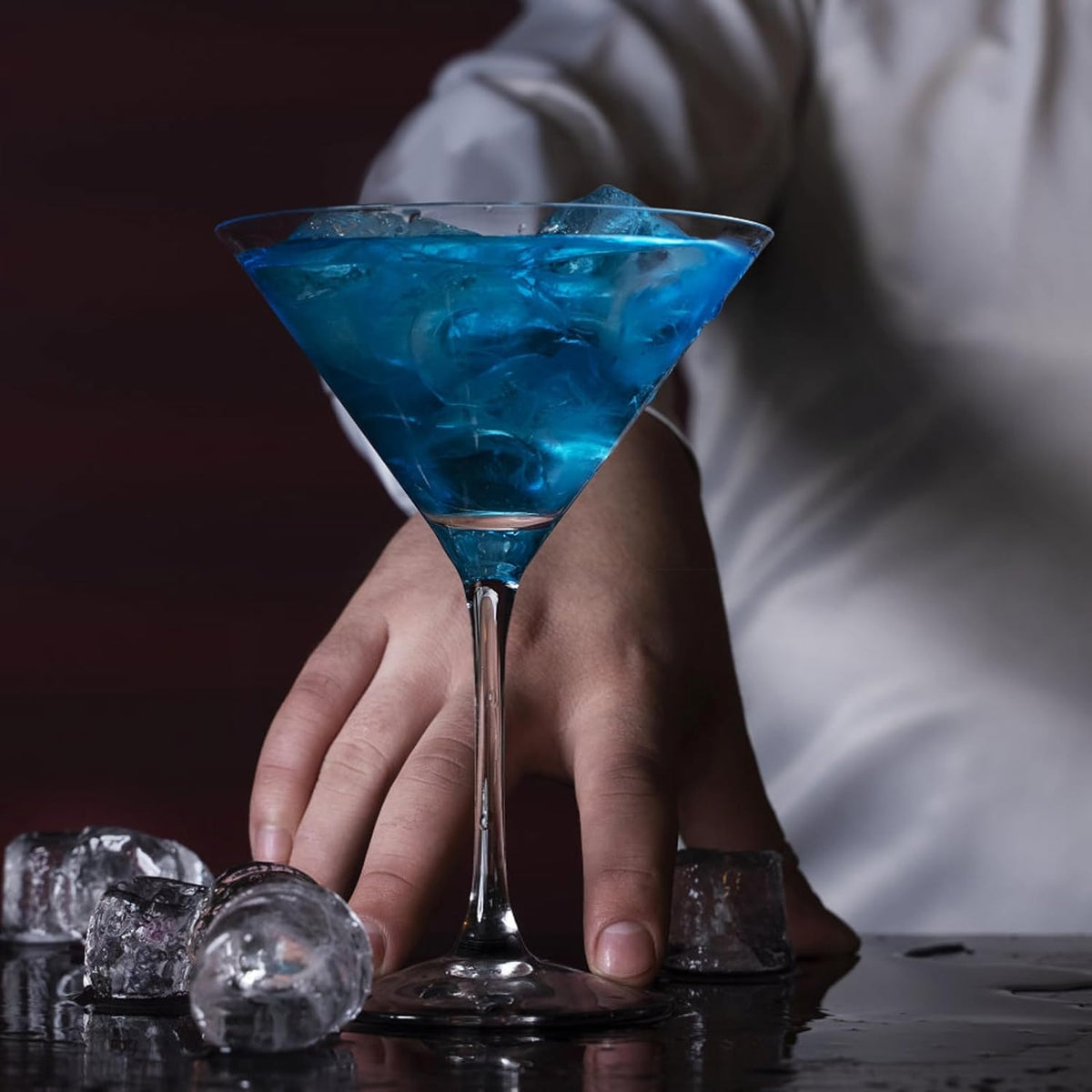 Martini Gläser Cocktailgläser 2er-Set mundgeblasene Premium-Kristall Cocktail Gläser perfekt für Cocktails Martinis Margaritas Party 240 ml