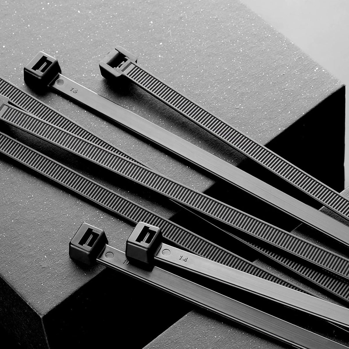 300mm Kabelbinder Schwarz 100er Pack – Nylon, UV-Beständig