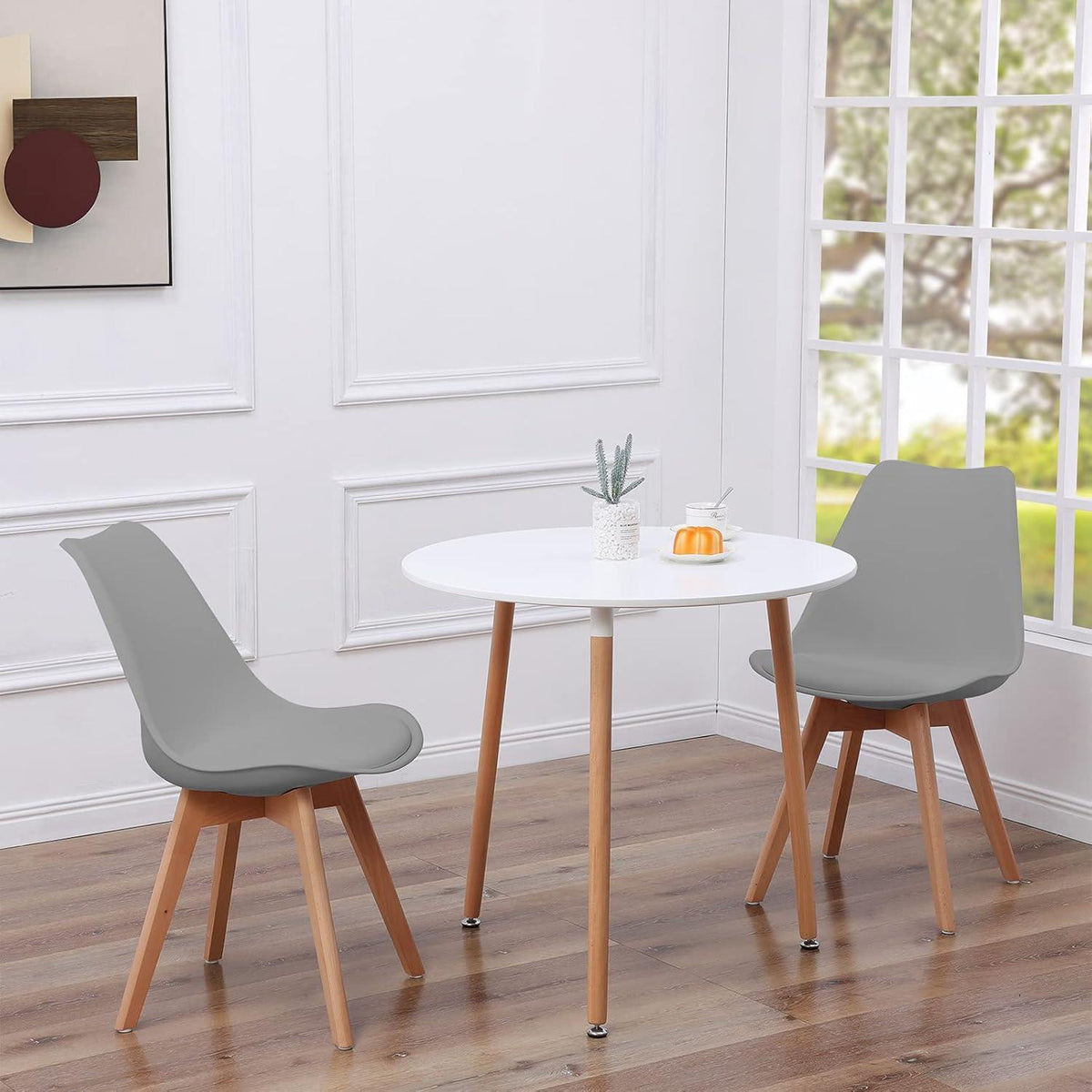 Essgruppe mit Tisch und 2 Grau Stühlen – Skandinavisches Design