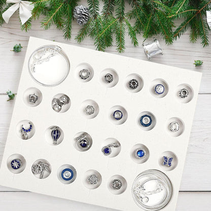 Blauer Schmuck Adventskalender mit 24 Charms & Ketten