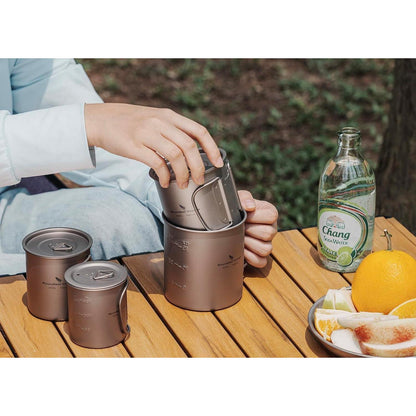 Titan Becher mit Deckel & Griff – Camping Tasse Outdoor 200ml-750ml