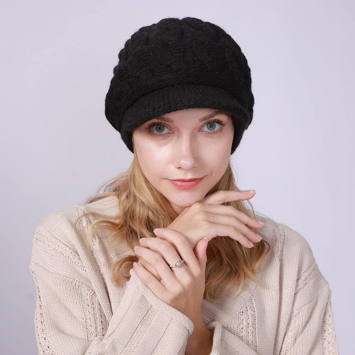 Damen Wintermütze mit Visier, gefüttert, Zopfstrick