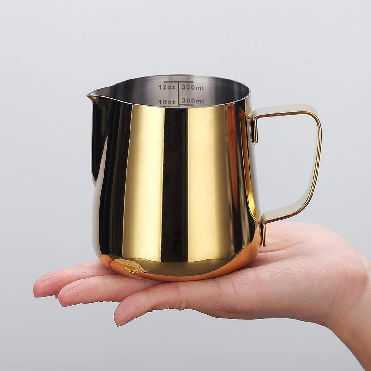 Milchschaumkrug Gold 350ml mit Latte Art Stift