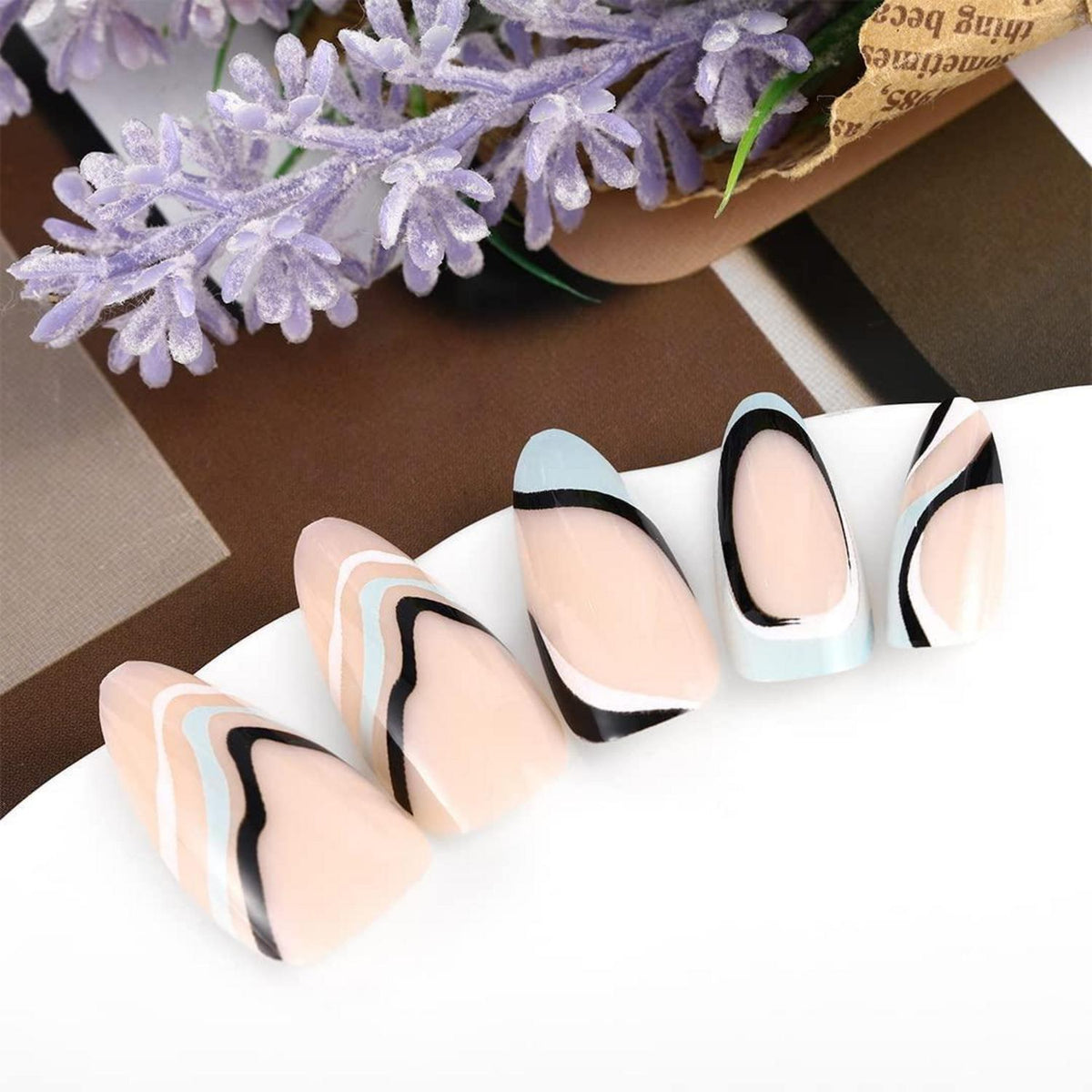 Abstrakt Blaue Press On Nails Set – Mandelform & Geleekleber