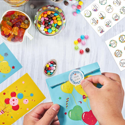 40 Stück Bunte Papiertüten mit 90 Aufklebern, Geschenktüten
