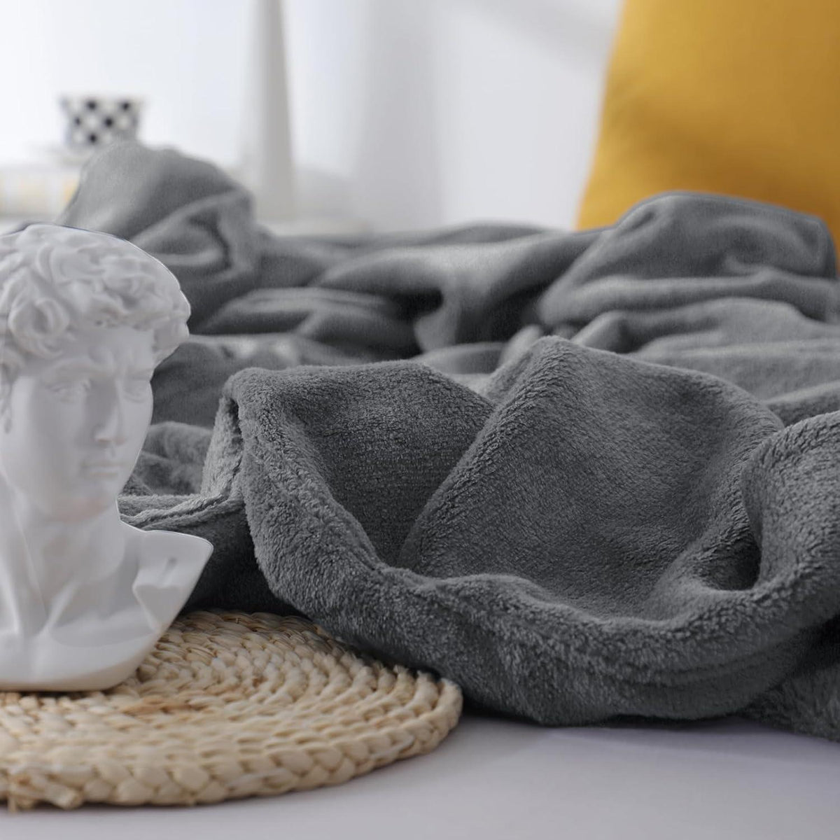 Kuscheldecke XXL 220x240 cm Flanell Grau - Weich & Warm für 4 Jahreszeiten