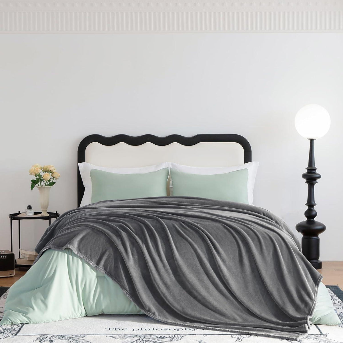 Kuscheldecke XXL 220x240 cm Flanell Grau - Weich & Warm für 4 Jahreszeiten