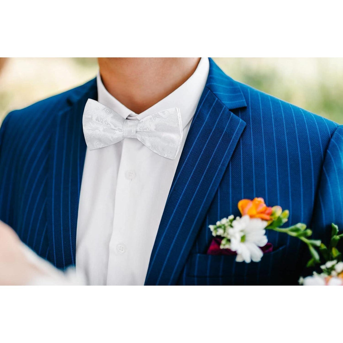 Fliege mit Einstecktuch für Herren – Weiß, Verstellbar, Elegant