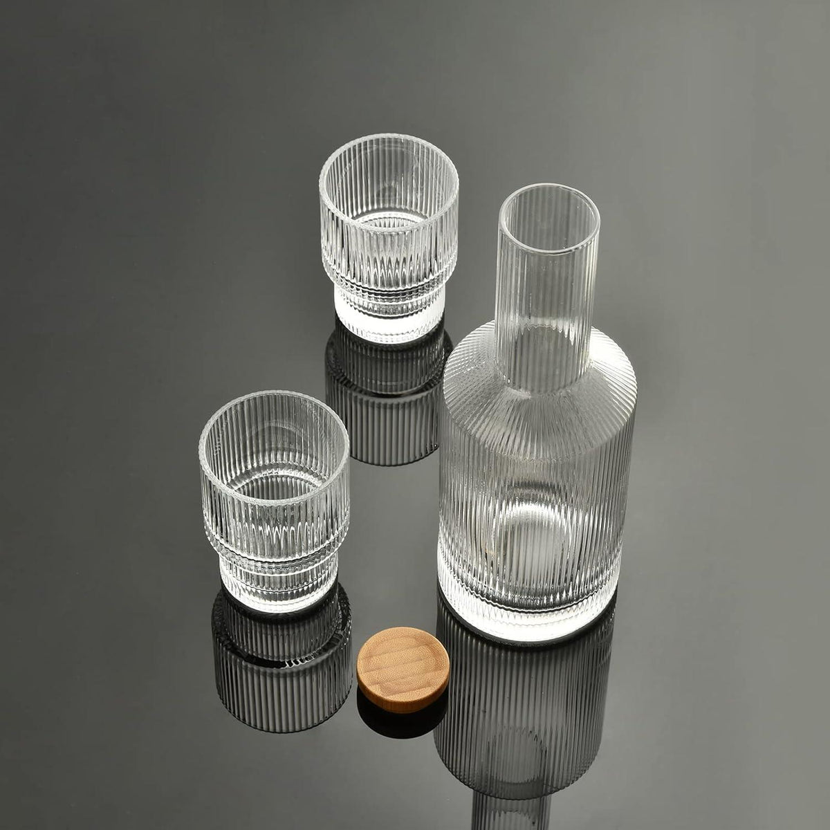 ALINK 765ml Glas-Nachttisch-Wasserkaraffe Set mit Deckel - Vintage-Design