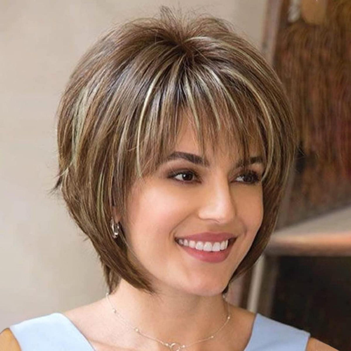 Braune Pixie Cut Damen Perücke mit Pony & Blond Highlights