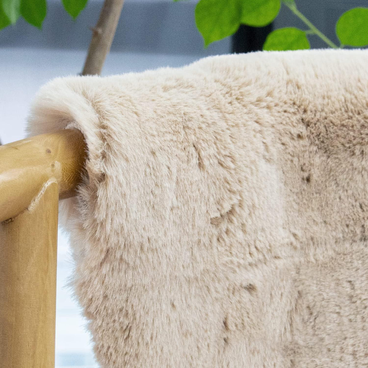 Flauschiger Fellteppich 240x300 cm – Beige Wohnzimmer Teppich