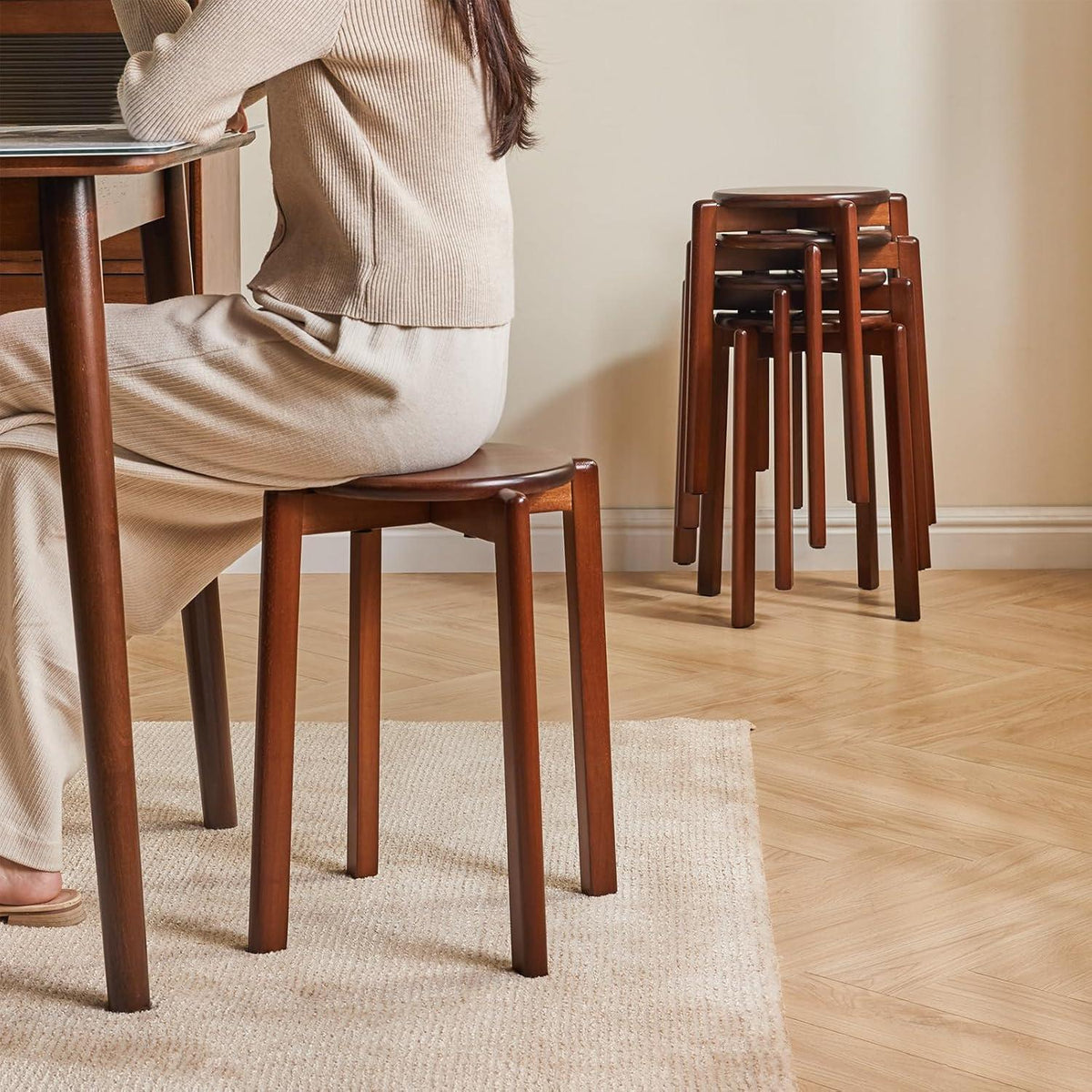 Massivholz Barhocker Set (4er) – Walnussbraun, Stapelbar