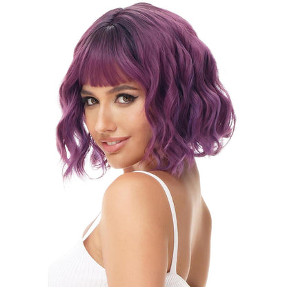 Violette Bob Perücke mit Pony – Lockig & Wellig