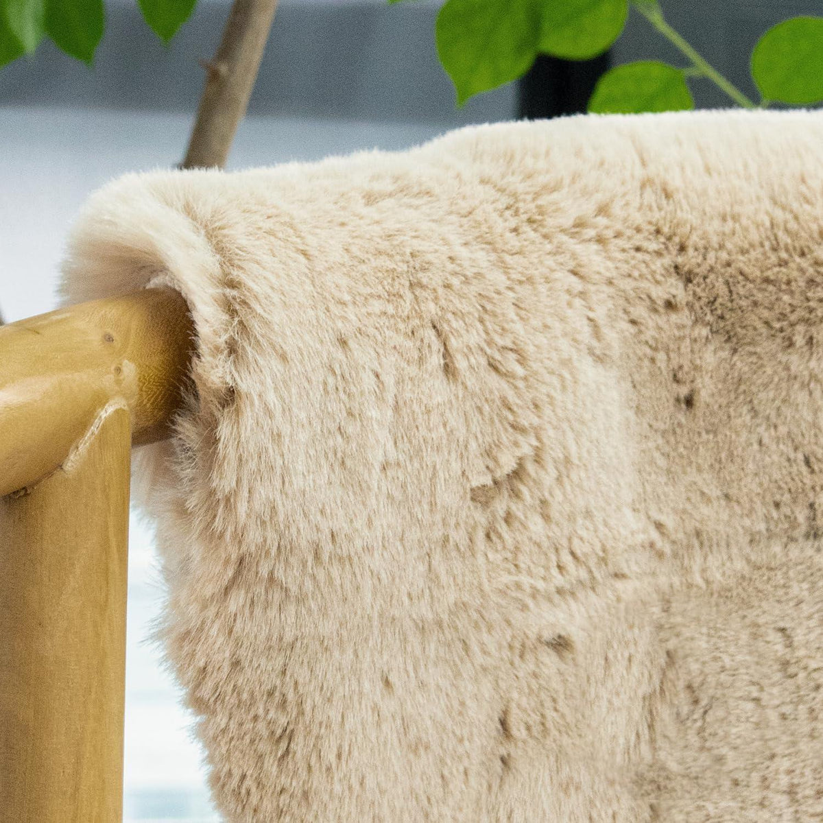 Flauschiger Kunstfell Teppich Beige 150x215 cm - Kuschelig & Waschbar