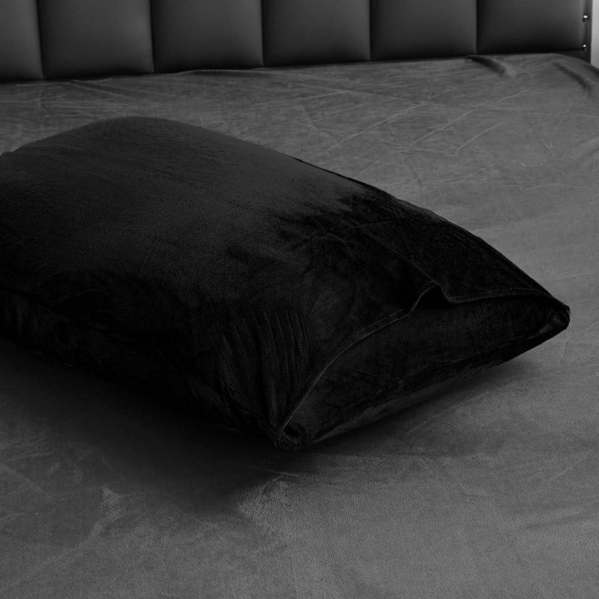 Flauschiger Kissenbezug 40x80 cm Schwarz - 2er Set