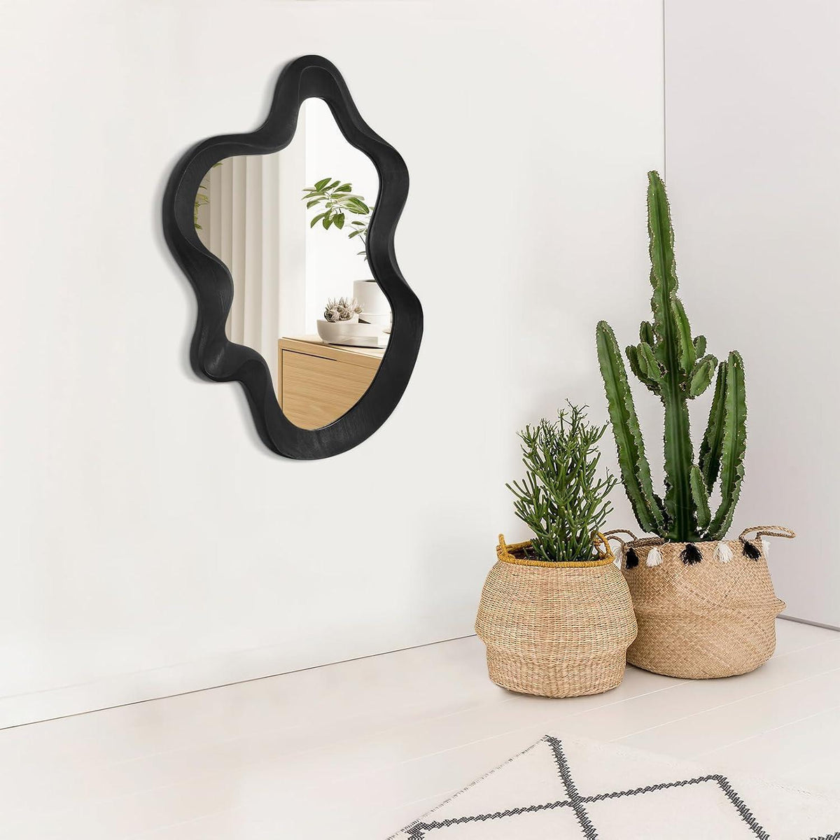 Asymmetrischer Wandspiegel mit Holzrahmen – 55x37cm
