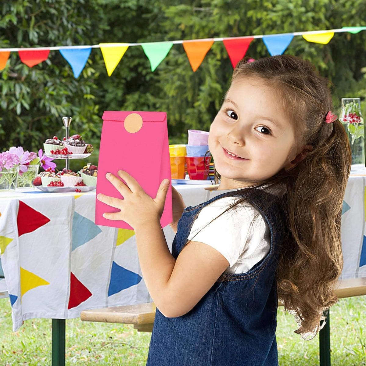 Papiertüten 36 Stück bunt mit Aufkleber für Geschenkverpackung Party