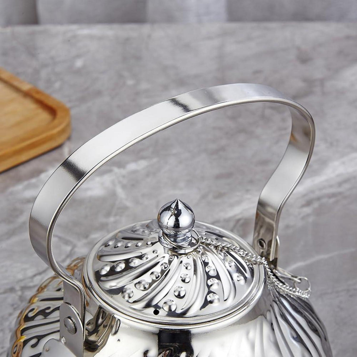 Edelstahl Teekanne 2L mit Sieb – Vintage Design für Herd