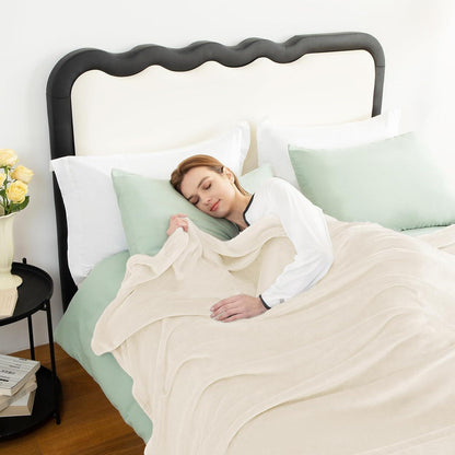 Kuscheldecke Flanell 150x200 cm Creme - Weich & Warm für 4 Jahreszeiten
