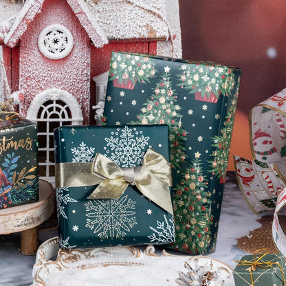Weihnachts Geschenkpapier Rolle – 3er Set – Grün & Schneeflocken