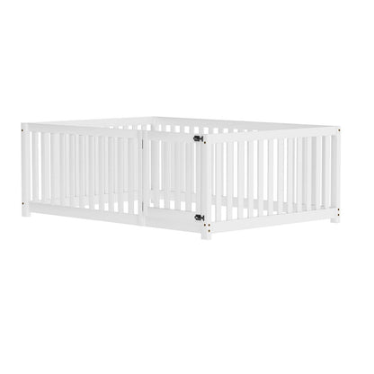 Jovify Kinderbett 140x200 cm Montessori Bodenbett mit Tür und Rausfallschutz Zaun aus Massivholz Weiß