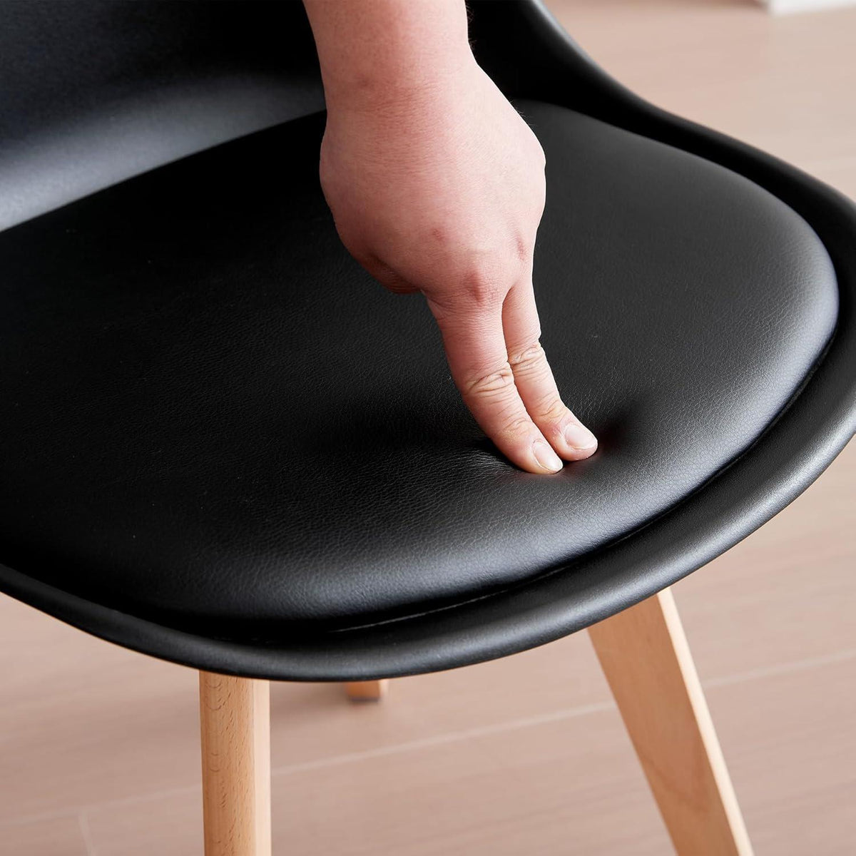 8 Esszimmerstühle Modern Schwarz mit Buchenbeinen
