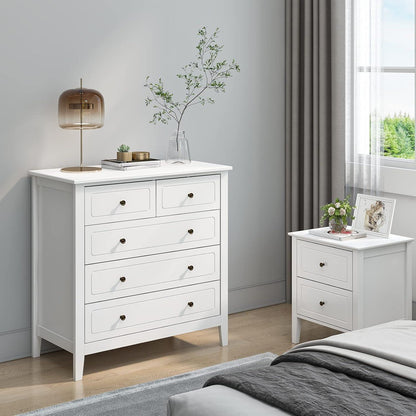 Weißes Schlafzimmer-Set mit Kommode & 2 Nachttische