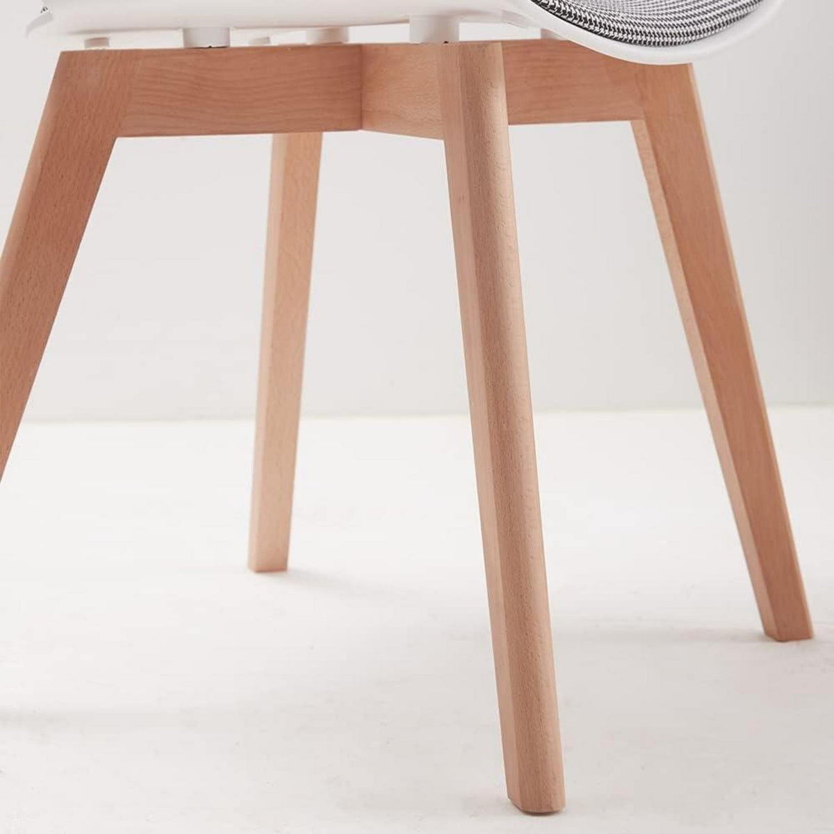 6er-Set Moderne Esszimmerstühle mit Armlehnen & Buchebeinen