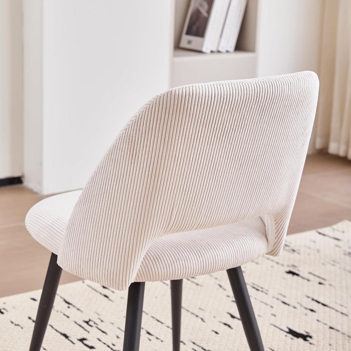 8 Esszimmerstühle mit Cordbezug, Beige – Bequem & Modern
