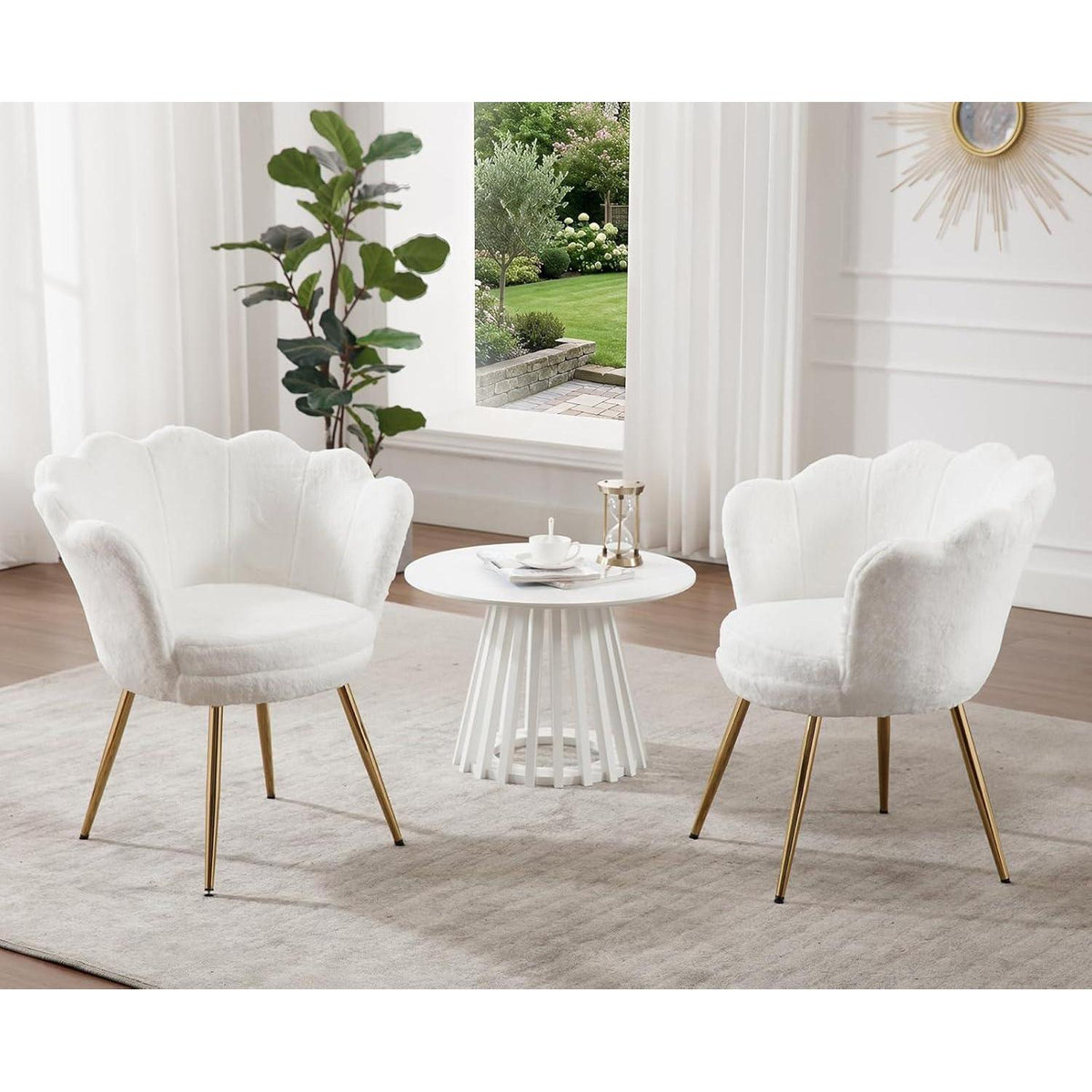 Teddystoff Muschel Sessel mit goldenen Beinen