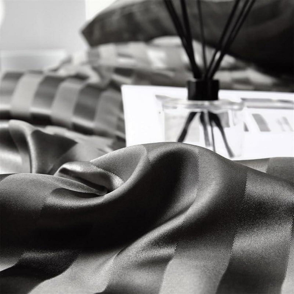 Satin Bettwäsche Set 135x200cm Grau Gestreift 4-teilig