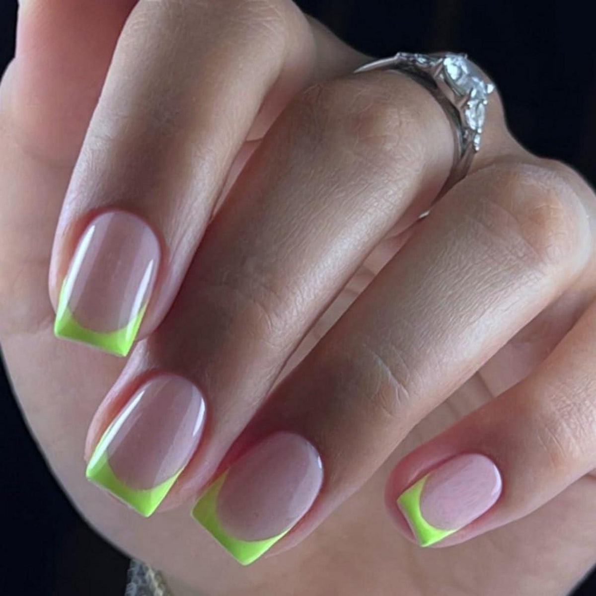Neon Grün French Tip Nägel zum Aufkleben – Kurz & Eckig