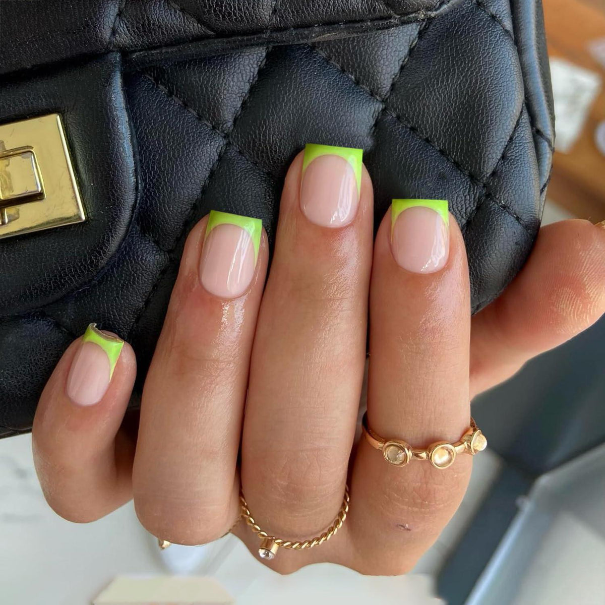 Neon Grün French Tip Nägel zum Aufkleben – Kurz & Eckig