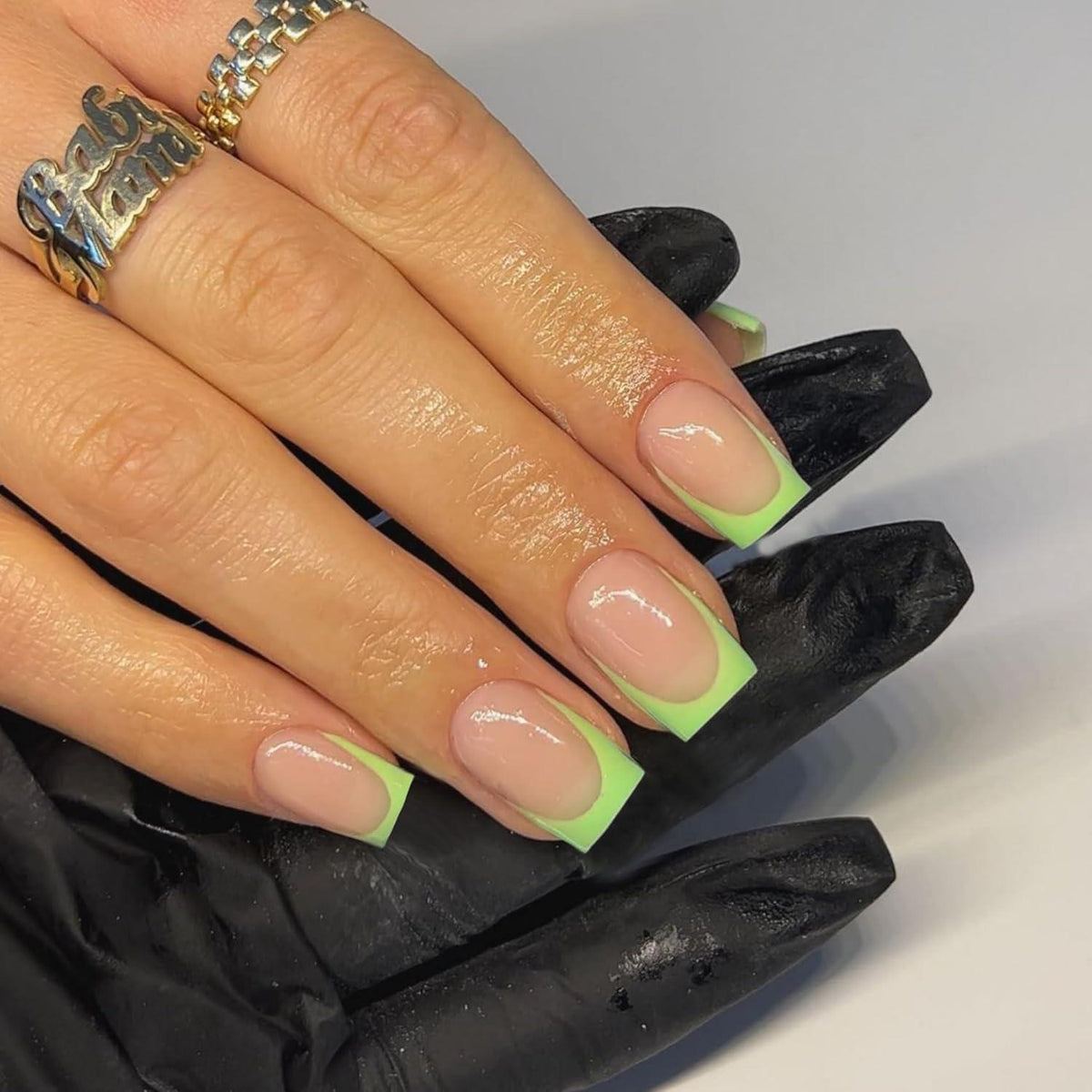 Neon Grün French Tip Nägel zum Aufkleben – Kurz & Eckig
