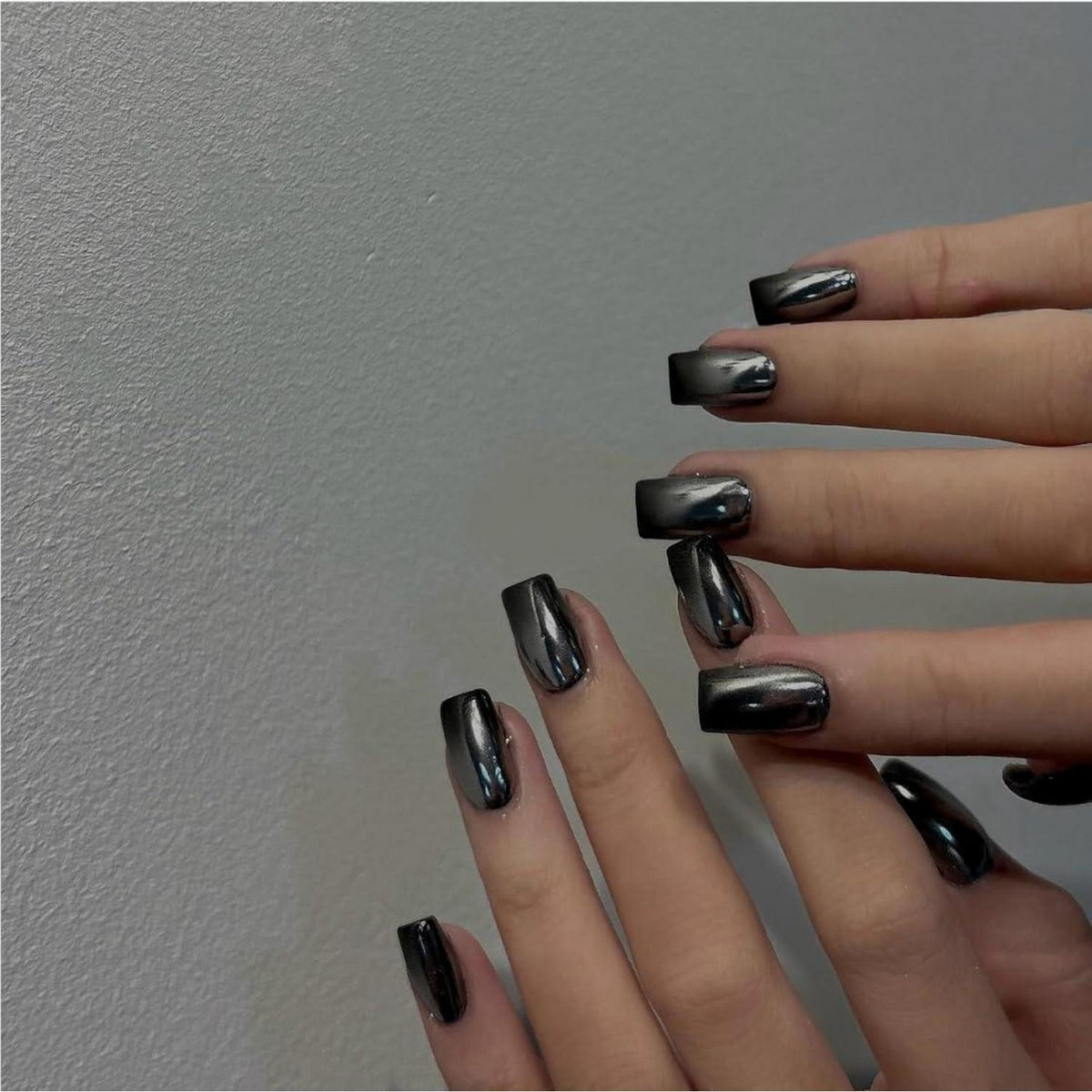 Chrome Press On Nails - Metallic Schwarz, Kurz & Eckig