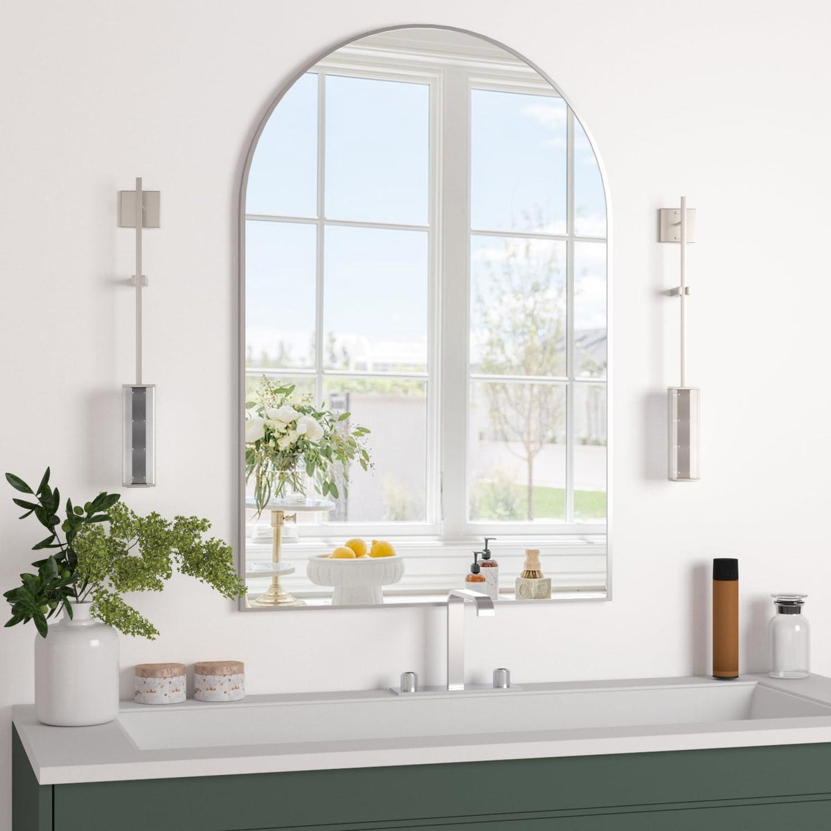 Gewölbter Wandspiegel 50x75 cm Silber – Badezimmer & Deko