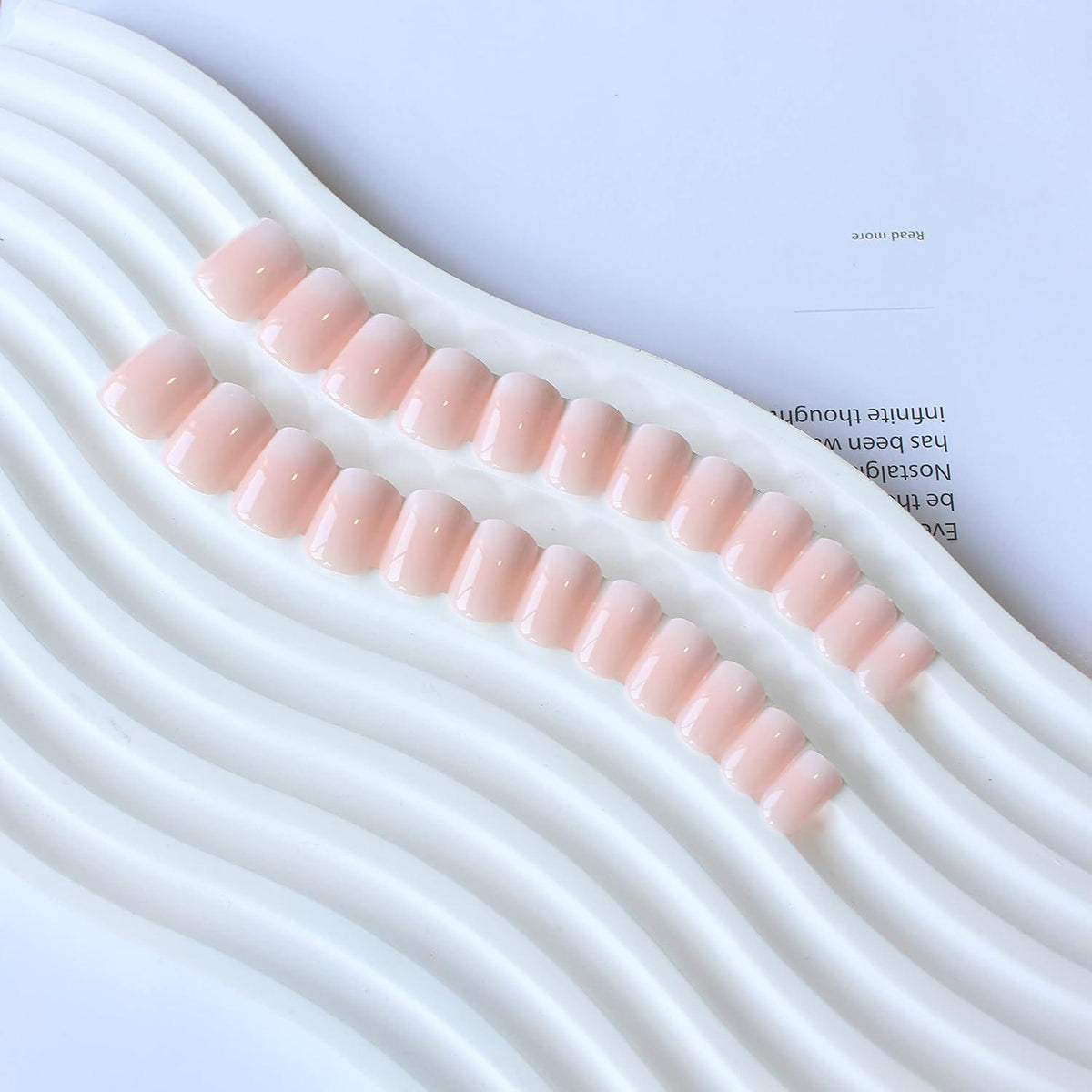 Kurze Ombré Rosa French Nägel zum Aufkleben