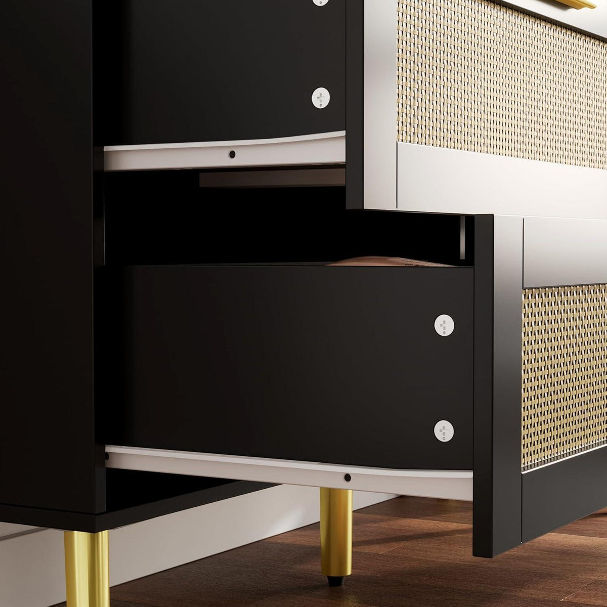 Rattan Kommode mit 6 Schubladen & goldenen Akzenten