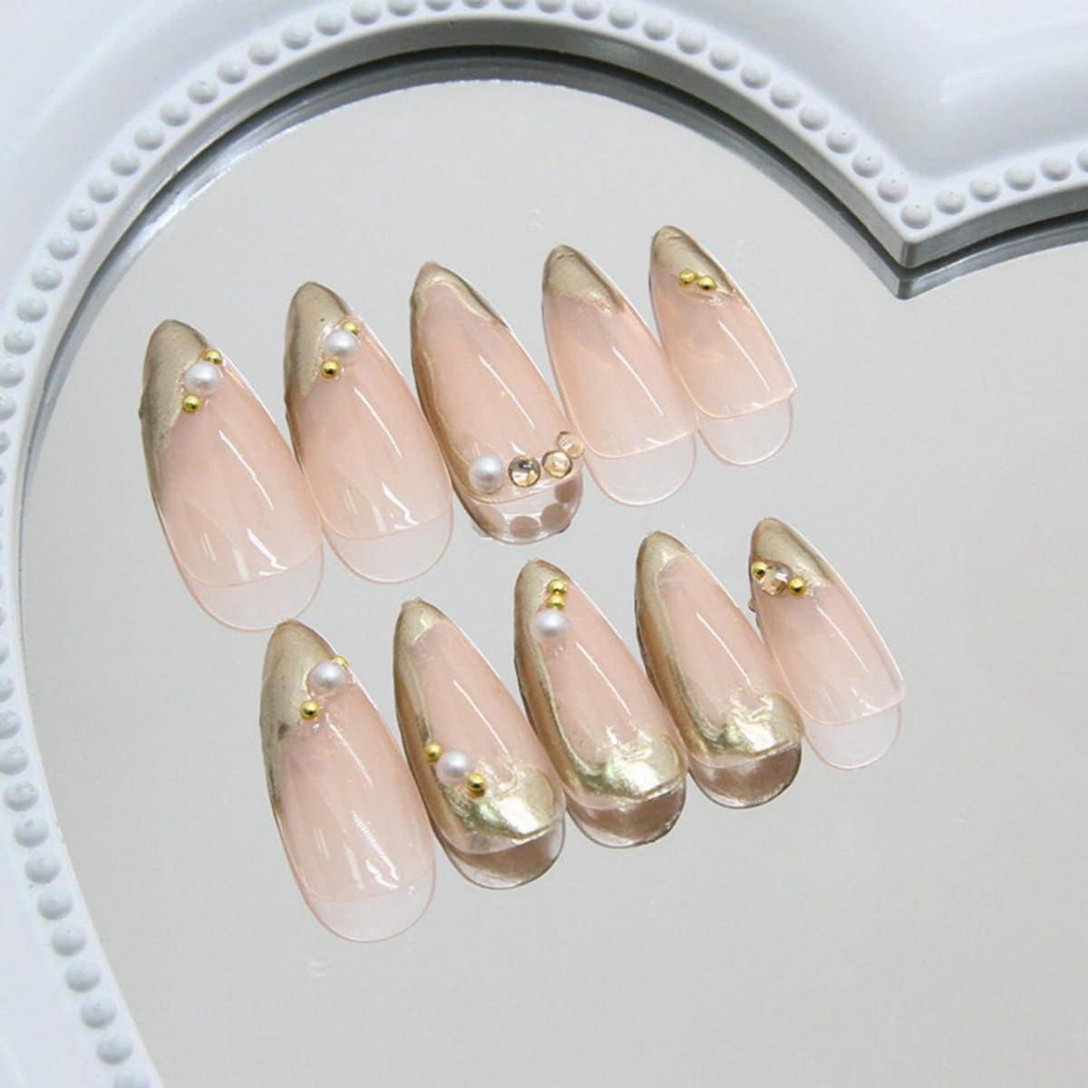24 Kurz Nägel Aufkleben Gold Mandel mit 3D Metallic Muster