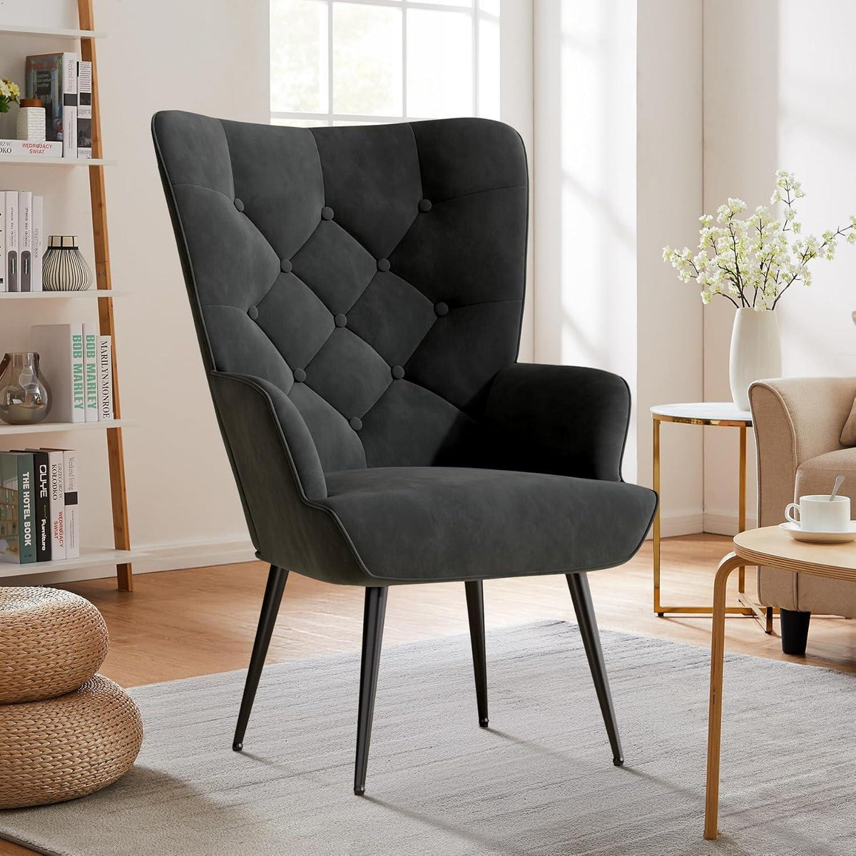 Eleganter Ohrensessel mit Metallbeinen, bis 150 kg belastbar, Schwarz