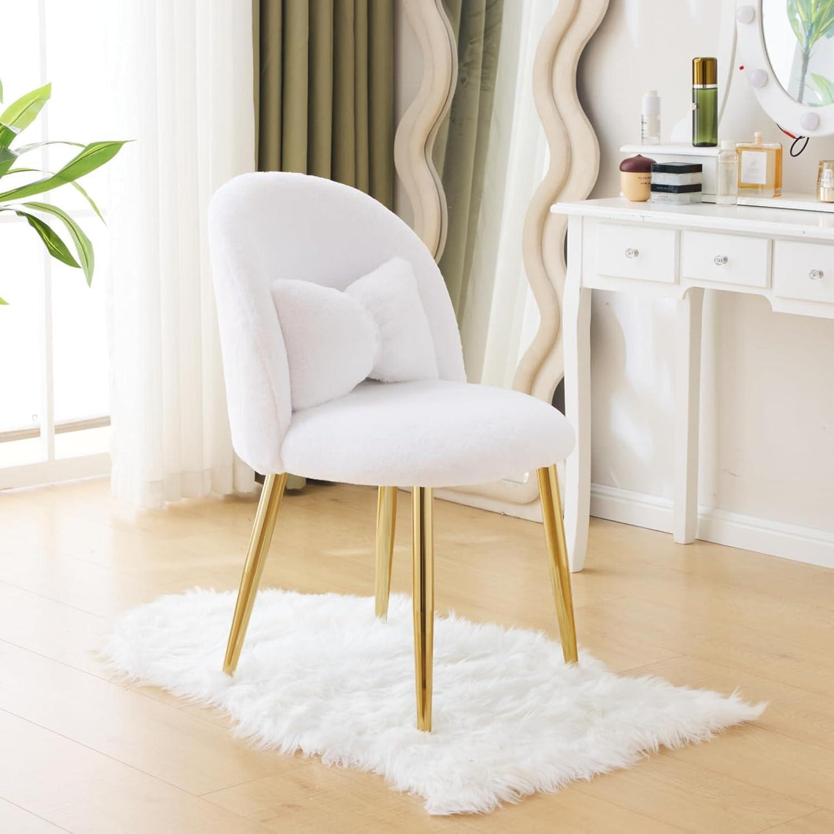 Verstellbarer Sessel mit Kunstfell – Weißer Loungesessel
