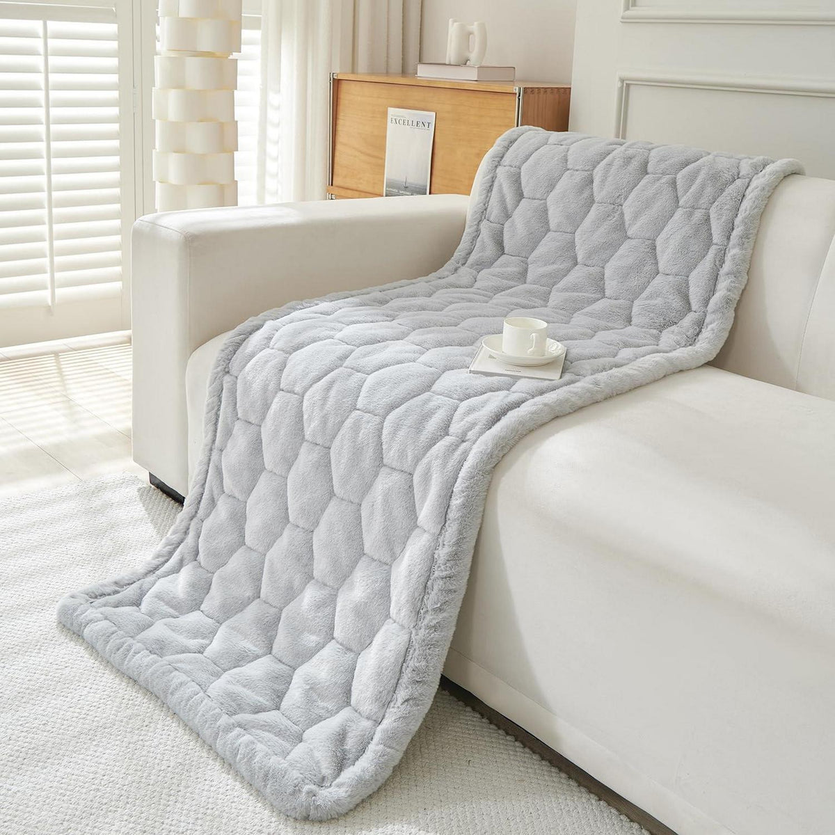 Gesteppter Samt Sofaüberwurf 90x210cm Grau – Luxuriös & Waschbar