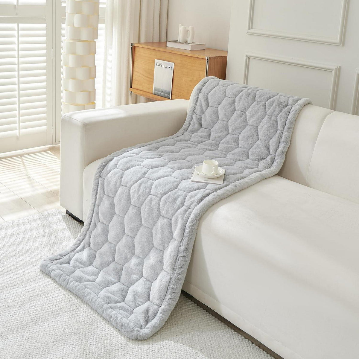 Gesteppter Samt Sofaüberwurf 90x210cm Grau – Luxuriös & Waschbar