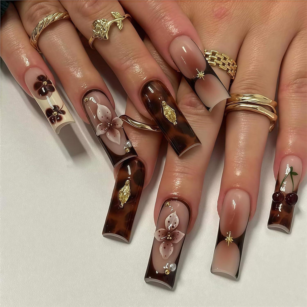 Braune Press On Nägel mit Blumen & 3D Gold - 24 Stück