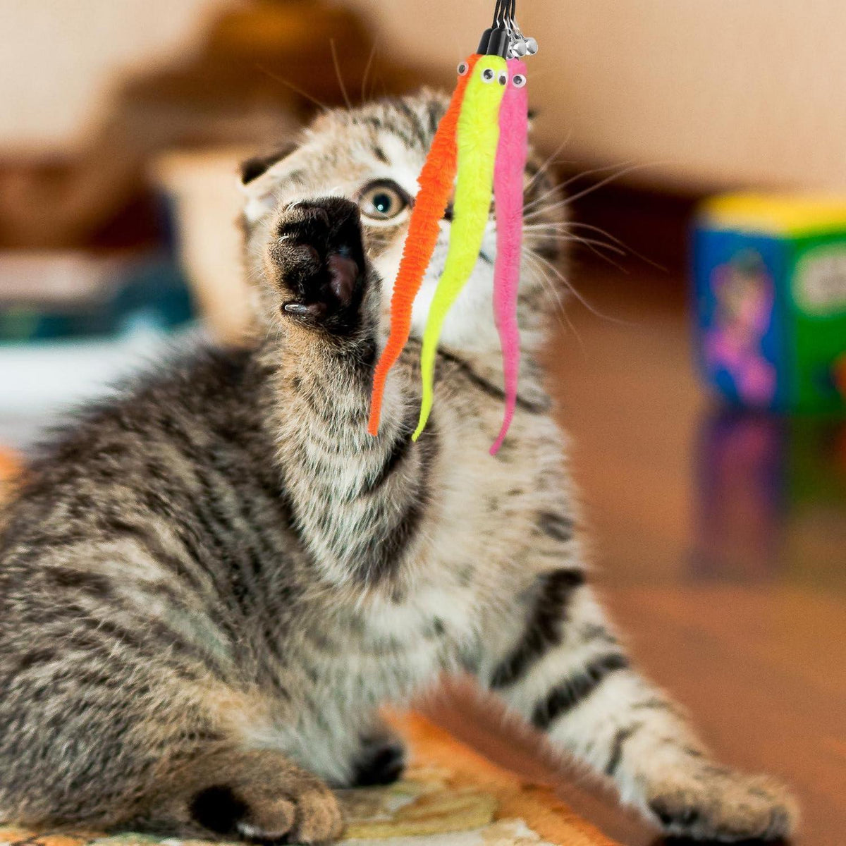 Katzenspielzeug Angel Set – 20 bunte Plüschwürmer mit Glocke