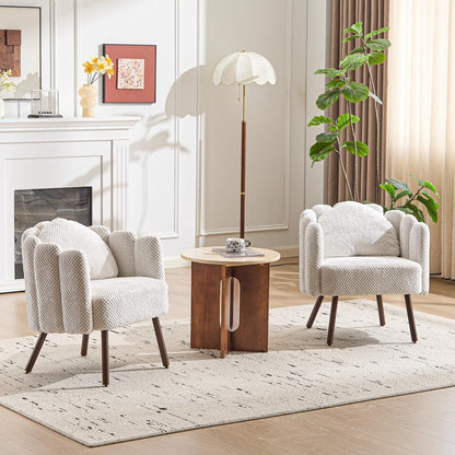 Gepolsterter Muschelsessel mit Blütenblatt-Rückenlehne, Beige