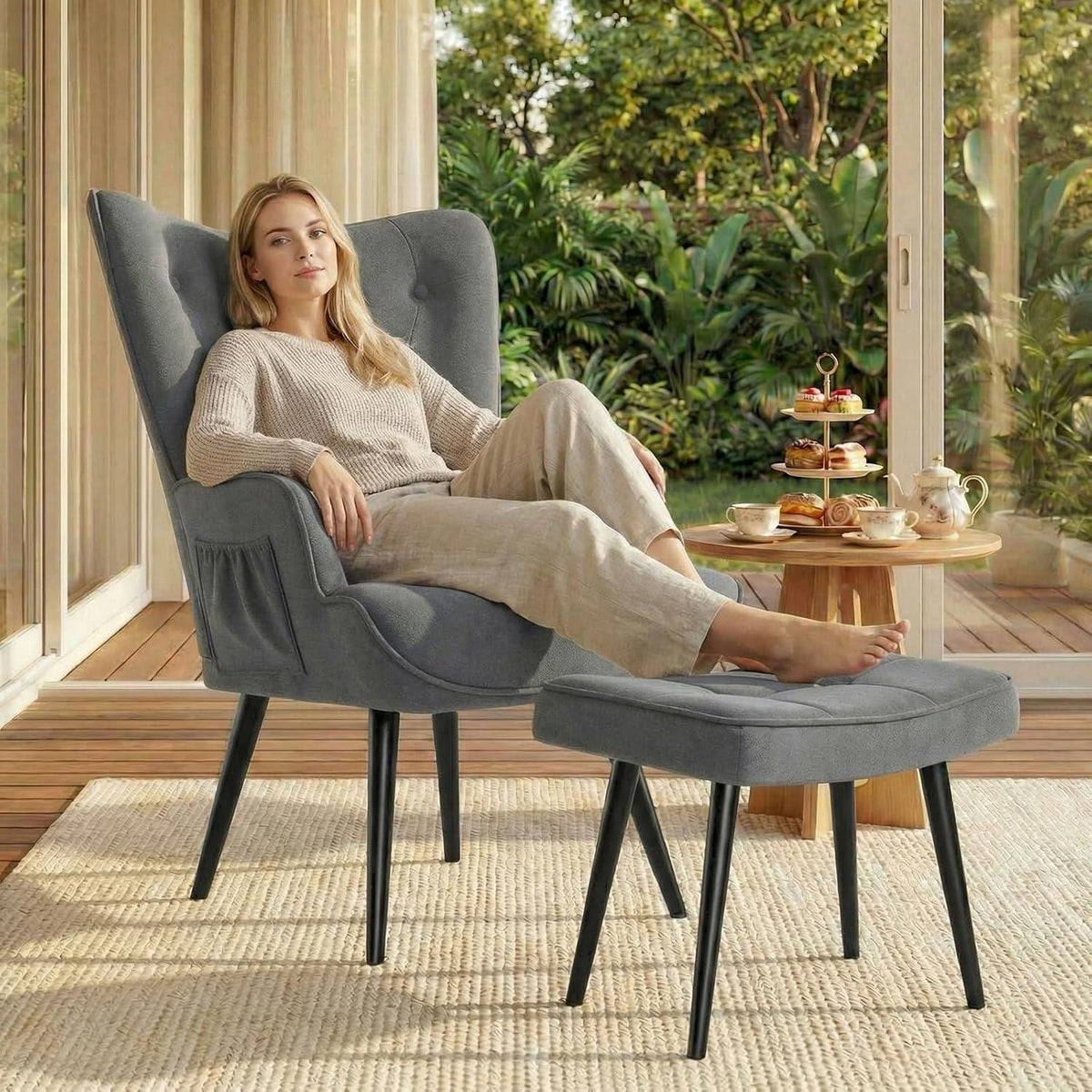 Gemütlicher Ohrensessel mit Hocker – Grau, Chenille & Ablagetasche
