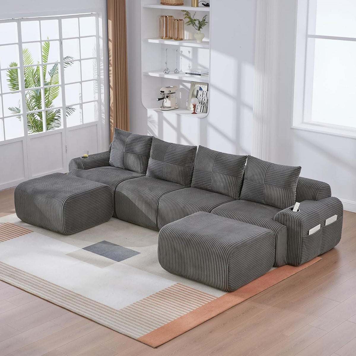 4-Sitzer Cord Sofa mit Hockern | Modular, Getränkehalter & Stauraum