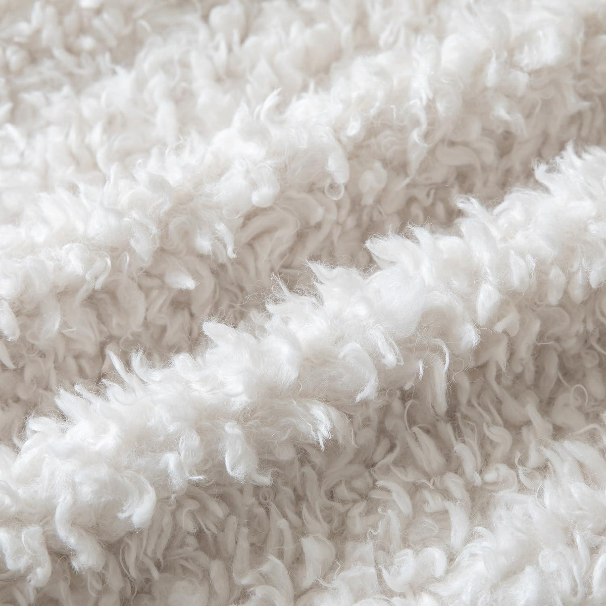 2x Kissenbezug 55x55 cm Creme Bouclé Faux Fell