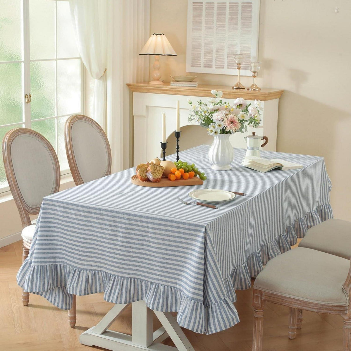 Baumwoll-Leinen Tischdecke Rüschen 140x300cm – Blau-Weiß, Landhausstil